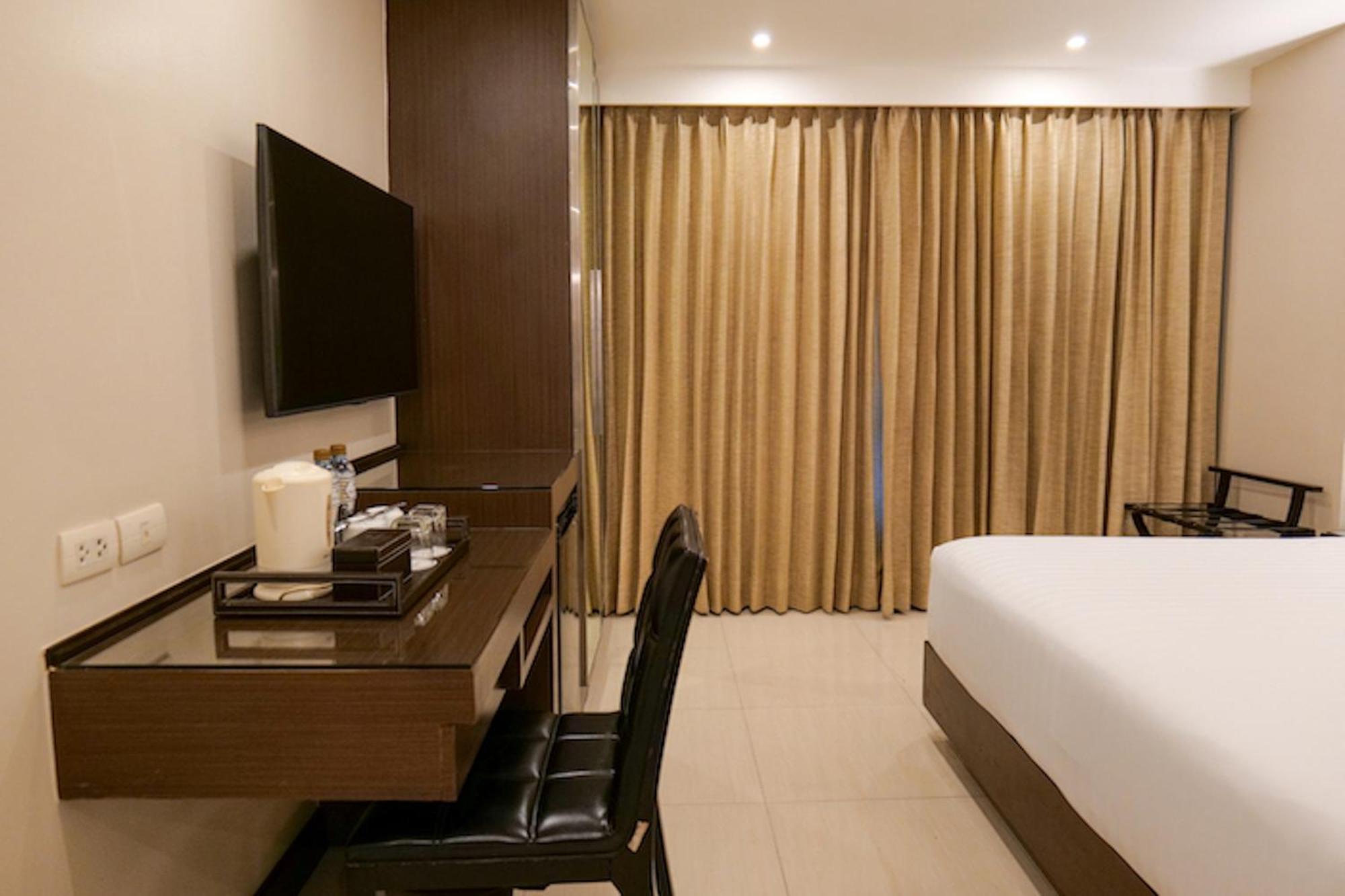 The Prestige Nana Hotel Bangkok Exterior photo