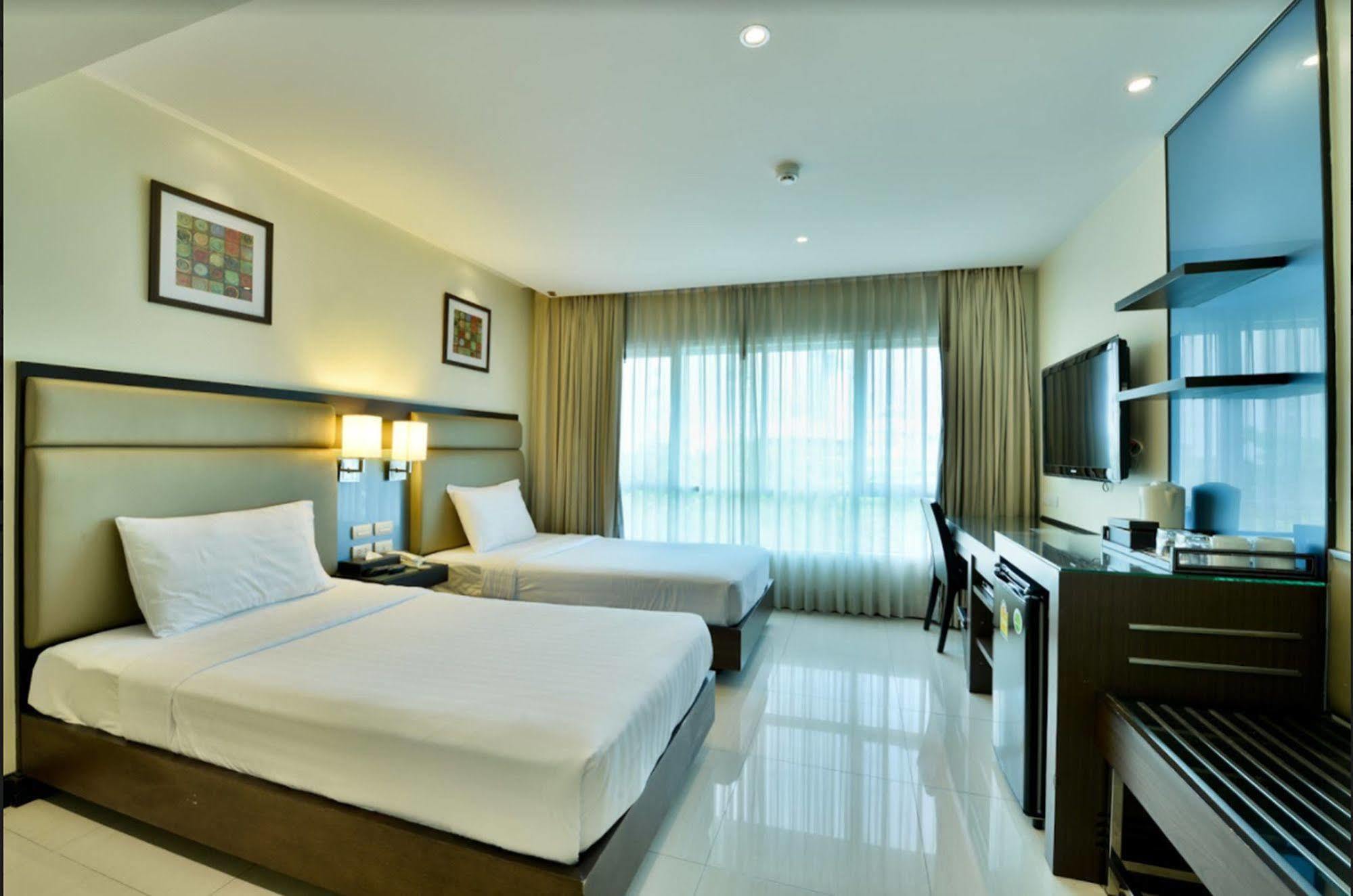 The Prestige Nana Hotel Bangkok Exterior photo